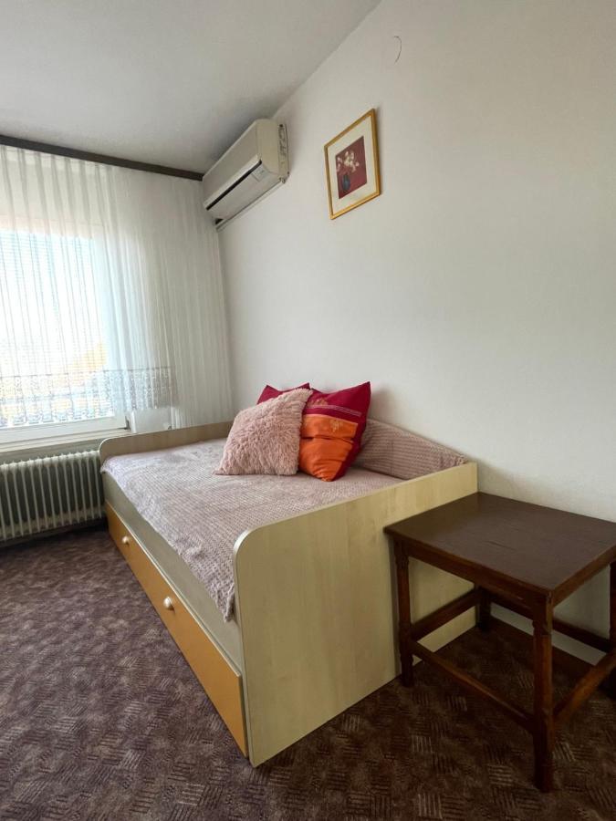 Apartmaji Mojca Guest House Križe Екстериор снимка